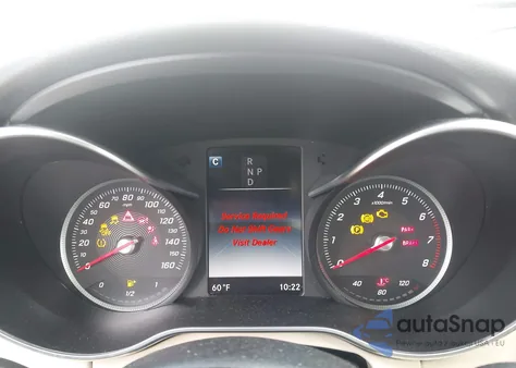 2016 Mercedes-Benz C 300 z USA, uszkodzony, nr VIN 55SWF4JB1GU173486